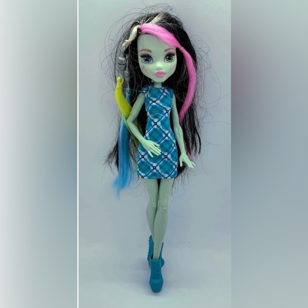 Monster High Voltageous Hair Frankie Stein Daughter of Frankenstein Doll